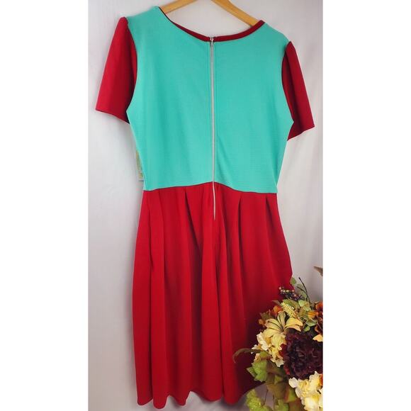 NWT LuLaRoe Amelia XL Dress Red Green Zippered Pockets Womens Size Christmas - Picture 2 of 10